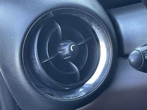 Used 2015 MINI Cooper S image 18