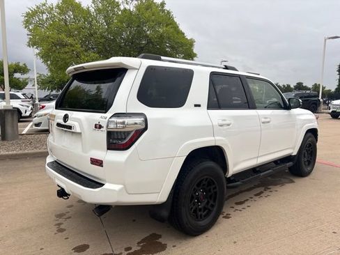 Used 2022 Toyota 4Runner SR5 Premium w/ Moonroof Package RWD image 5