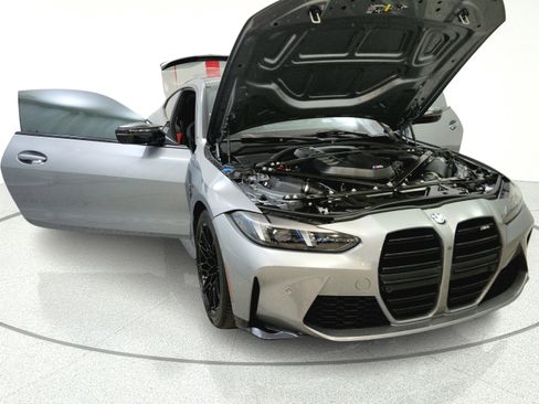 Used 2025 BMW M4 Coupe w/ Executive Package RWD image 9
