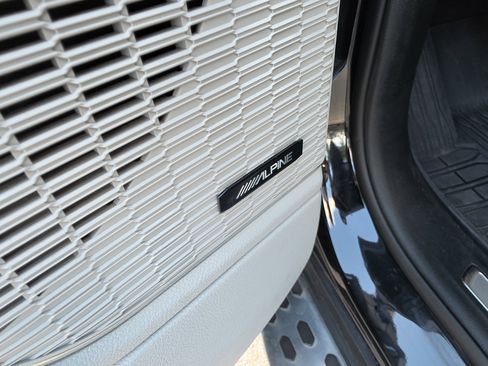 Used 2022 Jeep Grand Cherokee L Summit w/ Advanced Protech Group IV image 17