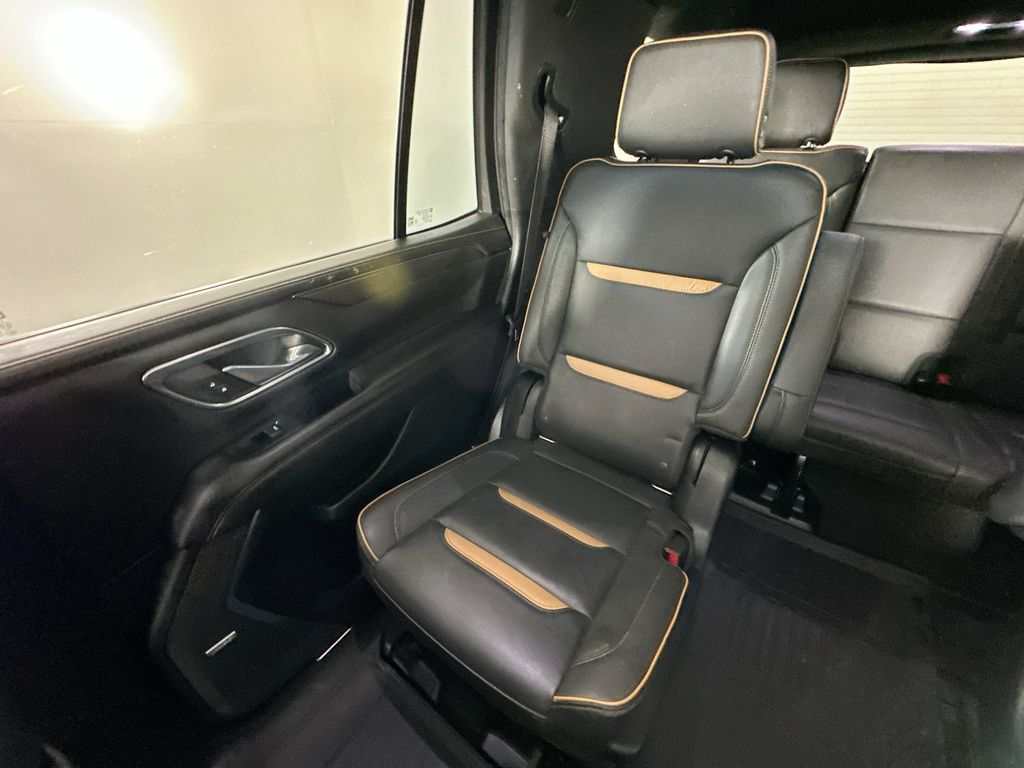 Used 2021 GMC Yukon AT4 AWD/4WD image 13