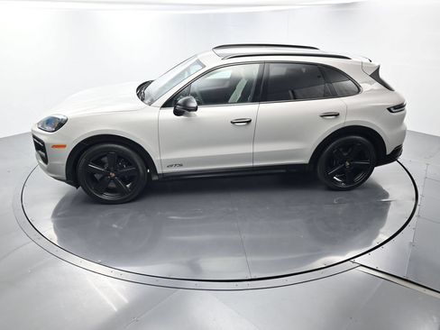 Certified 2026 Porsche Cayenne GTS AWD/4WD image 35
