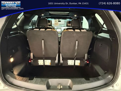 Used 2017 Ford Explorer XLT w/ Equipment Group 202A AWD/4WD image 28