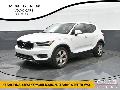 Used 2019 Volvo XC40 T4 Momentum image 7