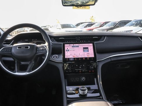 New 2025 Jeep Grand Cherokee L Limited image 18