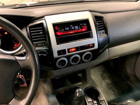 Used 2010 Toyota Tacoma 4x4 Regular Cab image 5