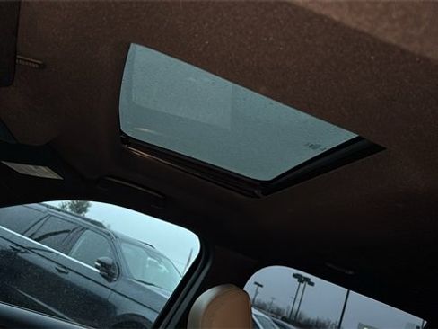 Used 2017 Ford Explorer XLT w/ Equipment Group 202A image 9