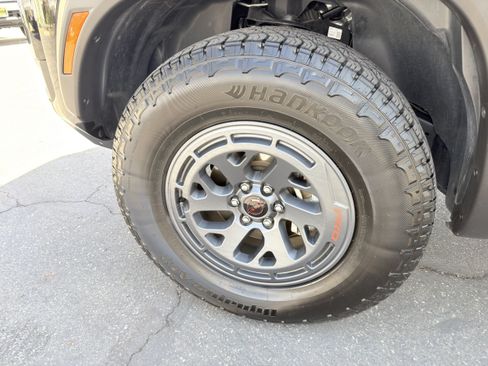 Used 2026 Nissan Frontier PRO-4X AWD/4WD image 39