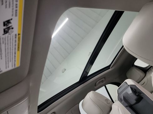 Used 2019 Cadillac XT4 Luxury w/ Cold Weather Package image 24