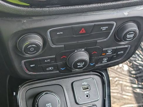 Used 2019 Jeep Compass Limited image 19