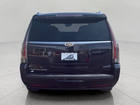 Used 2020 Cadillac Escalade Premium Luxury AWD/4WD image 4