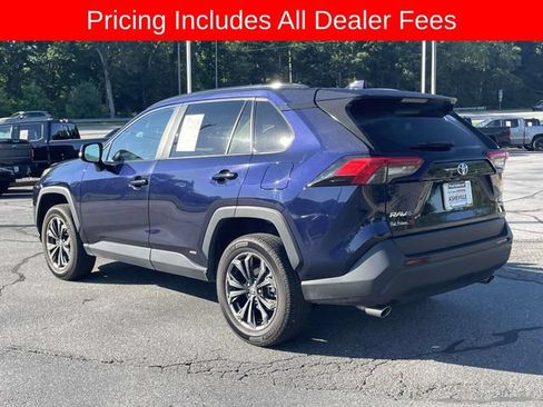 Used 2022 Toyota RAV4 XLE Premium AWD/4WD image 3