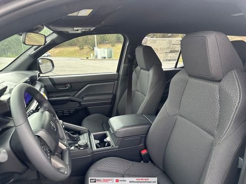 New 2026 Toyota 4Runner SR5 AWD/4WD image 11