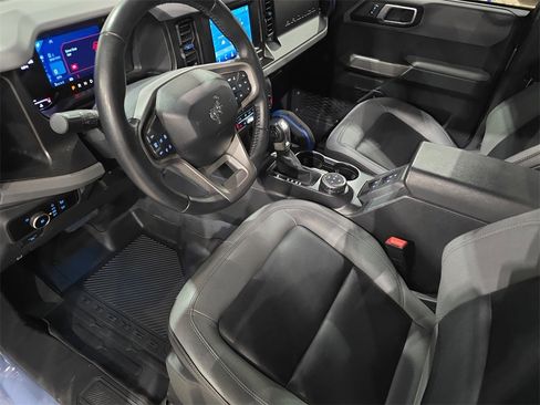 Used 2023 Ford Bronco Black Diamond w/ Sasquatch Package image 17