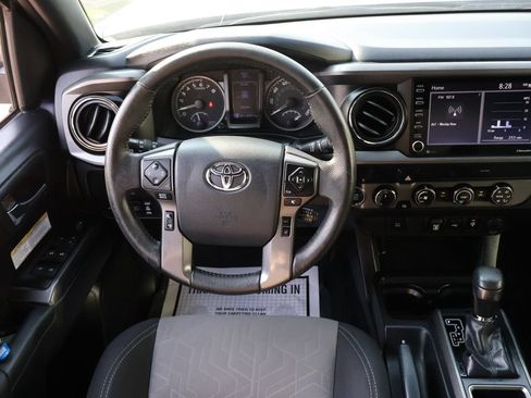 Used 2020 Toyota Tacoma TRD Off-Road AWD/4WD image 17