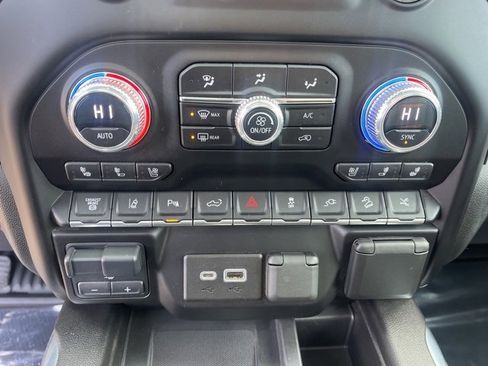 Used 2023 GMC Sierra 2500 AT4 w/ AT4 Preferred Package image 30