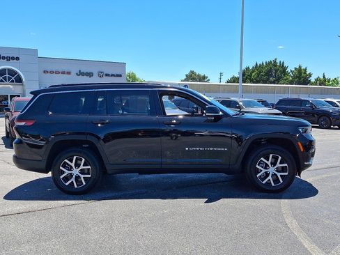 Used 2025 Jeep Grand Cherokee L Limited AWD/4WD image 7
