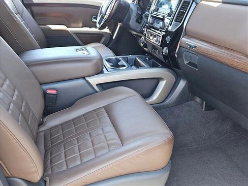 Used 2021 Nissan Titan Platinum Reserve w/ Moonroof Package AWD/4WD image 28