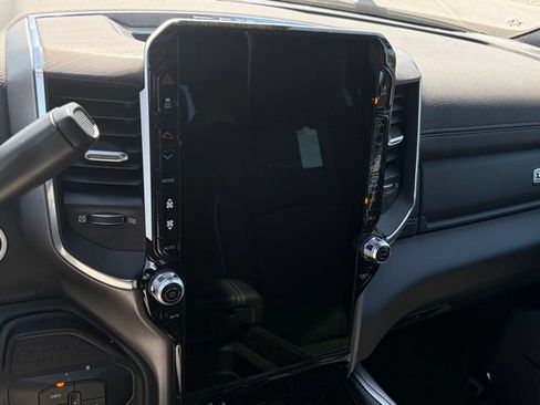 New 2026 RAM 2500 Laramie AWD/4WD image 21