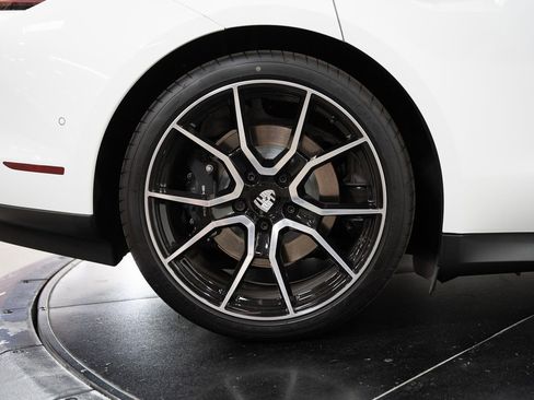 Certified 2025 Porsche Taycan image 12