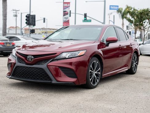 Used 2018 Toyota Camry SE image 14