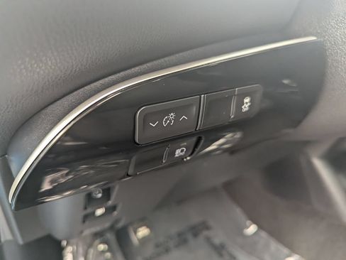 Used 2020 Toyota Prius Prime LE FWD image 15
