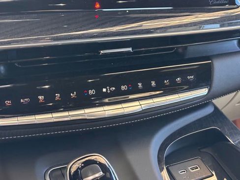 Certified 2021 Cadillac Escalade Premium Luxury w/ Driver Assist Tech Package image 23