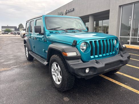 Used 2019 Jeep Wrangler Unlimited Sport S AWD/4WD image 3