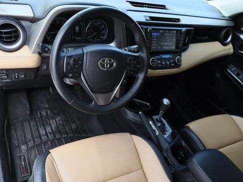 Used 2018 Toyota RAV4 Limited w/ Advanced Technology Package image 10