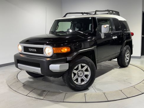 Used 2014 Toyota FJ Cruiser 4WD image 1