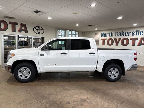 Used 2017 Toyota Tundra SR5 image 7