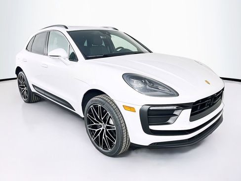 New 2026 Porsche Macan image 7