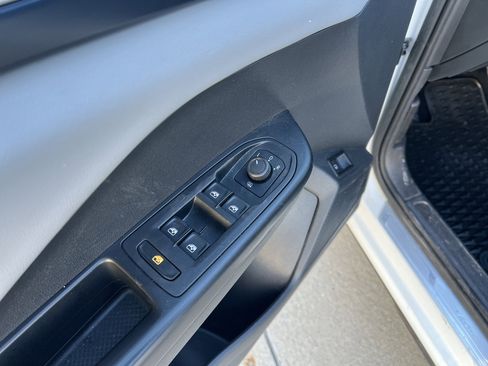 Certified 2023 Volkswagen Taos SE w/ Black Wheel Package image 14