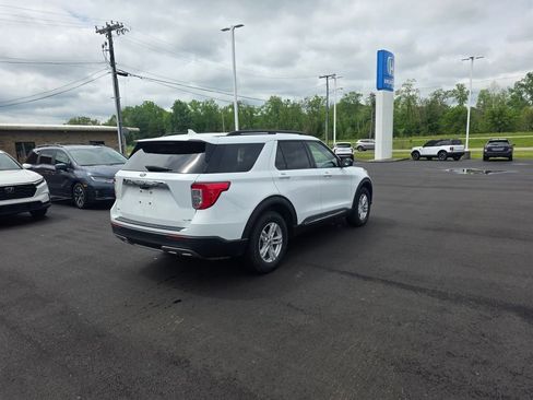 Used 2020 Ford Explorer XLT w/ Equipment Group 202A AWD/4WD image 3