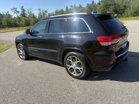 Used 2020 Jeep Grand Cherokee Overland AWD/4WD image 7
