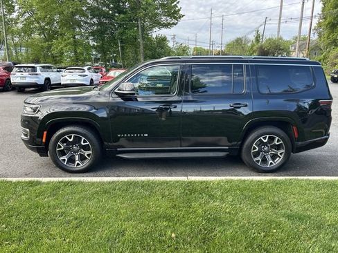 Used 2023 Jeep Wagoneer Series III w/ Convenience Group I AWD/4WD image 5