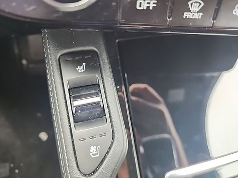 Used 2023 Kia Telluride EX w/ EX Captain's Chair Package AWD/4WD image 15