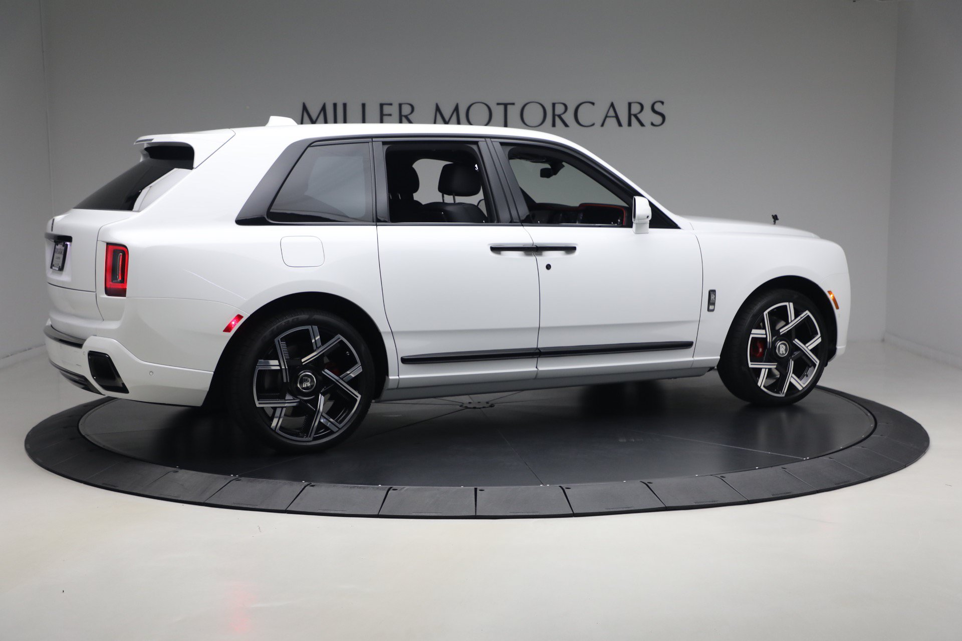New 2027 Rolls-Royce Cullinan Black Badge AWD/4WD image 9