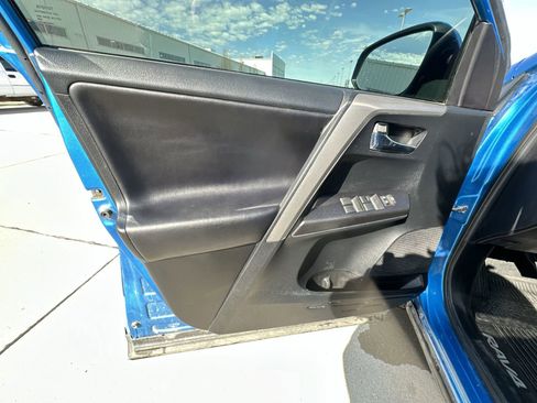 Used 2018 Toyota RAV4 XLE image 22