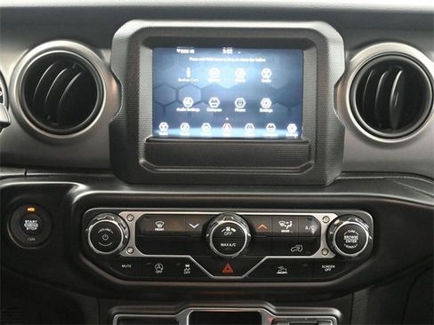 Used 2022 Jeep Wrangler Unlimited Sport image 17