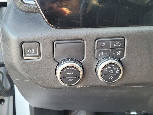 Used 2024 GMC Sierra 1500 SLT image 22