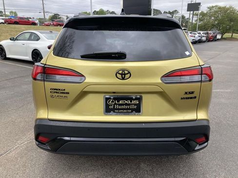 Used 2024 Toyota Corolla Cross AWD Hybrid w/ Convenience Package image 3