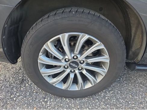 Used 2024 Lincoln Navigator Premiere AWD/4WD image 5