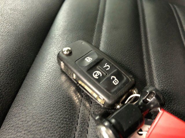 Used 2018 Volkswagen Passat 3.6 SEL Premium FWD image 30