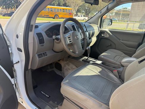 Used 2018 Nissan Frontier S image 14