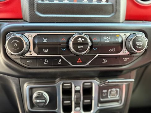 Used 2021 Jeep Wrangler Unlimited Rubicon AWD/4WD image 22
