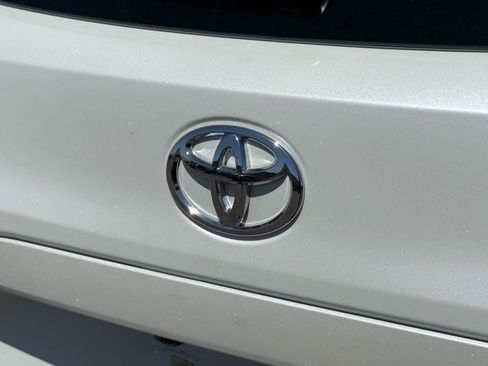 Used 2026 Toyota Corolla Cross XLE w/ Convenience Package FWD image 10