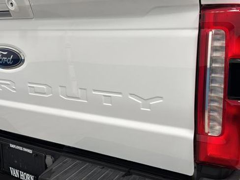 Used 2023 Ford F250 Lariat w/ Lariat Ultimate Package image 42