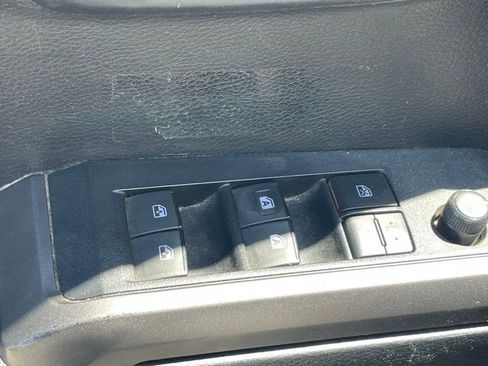 Used 2019 Toyota Tacoma TRD Off-Road w/ Technology Package image 7