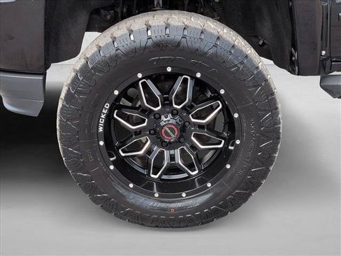 Used 2017 Chevrolet Silverado 1500 LTZ AWD/4WD image 30